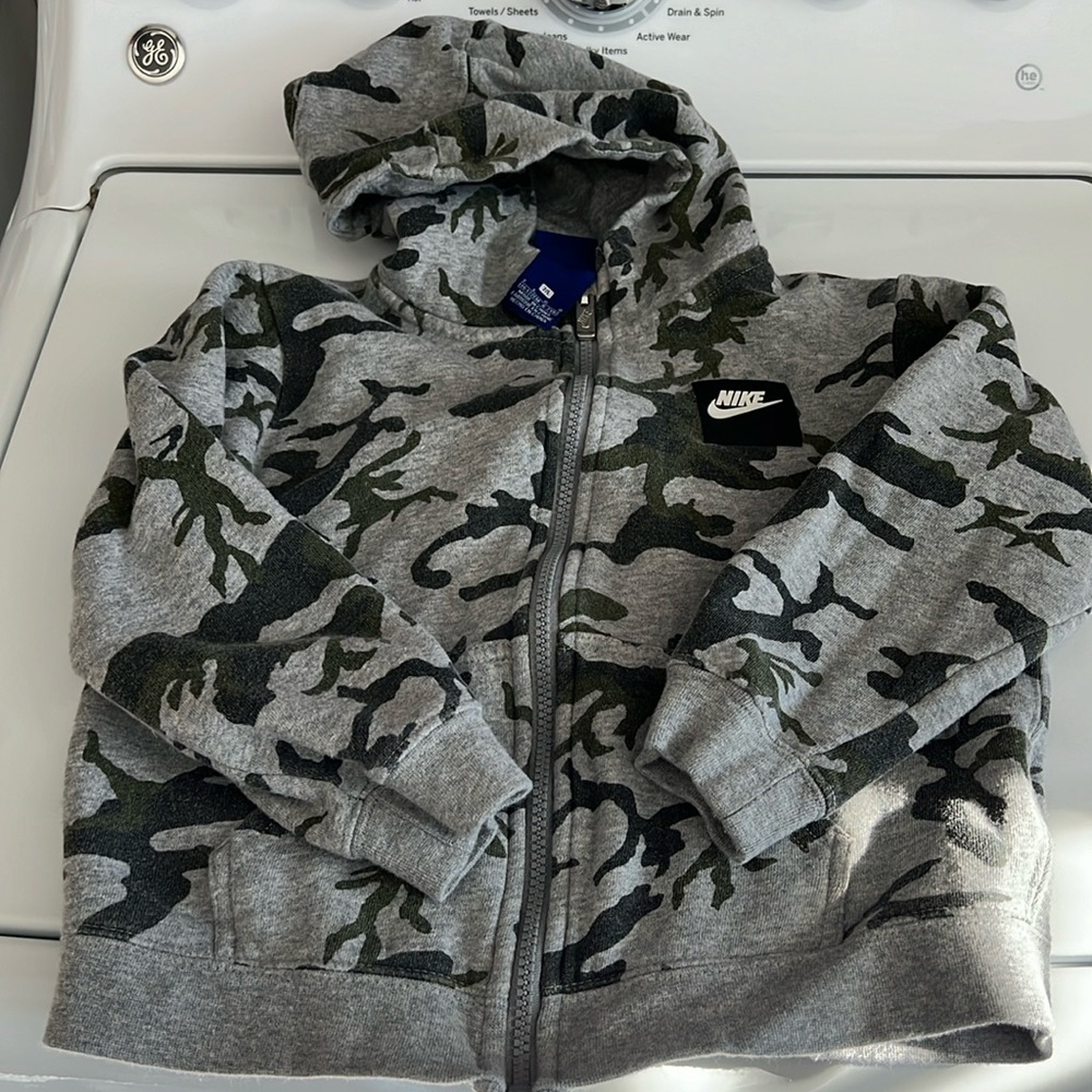 NIKE hooded zip up